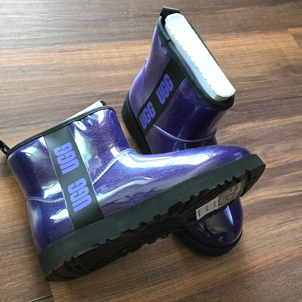 Ugg boots.             PRICE IS FIRM
